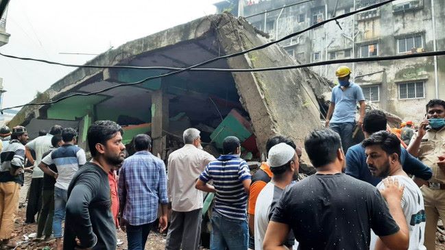 Three-storey building collapses in Maharashtra
